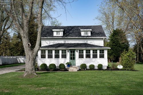 321 Harbor Ln, Kelleys Island, OH, 43438-6526 | Card Image