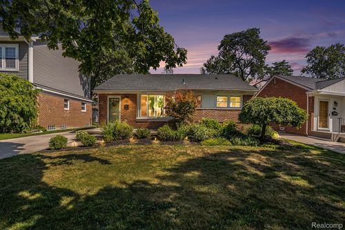 422 Jeffrey Ave, Royal Oak, MI, 48073-2522 | Card Image