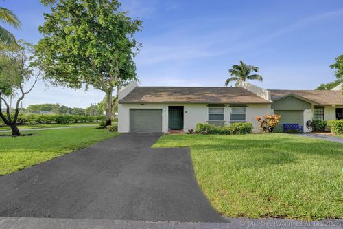 904 Nw 51st St, Deerfield Beach, FL, 33064-8609 | Card Image