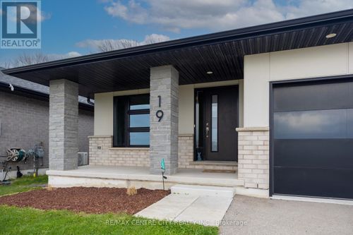 19 Benjamin Pky, St Thomas, ON, N5R0J1 | Card Image