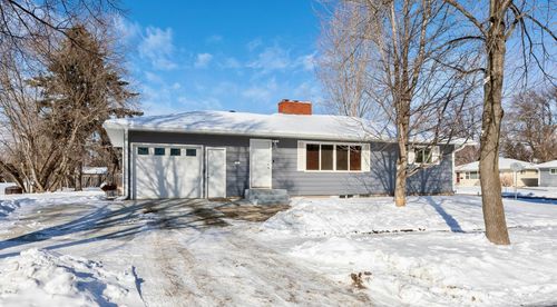 320 22nd Ave S, Moorhead, MN, 56560-4137 | Card Image