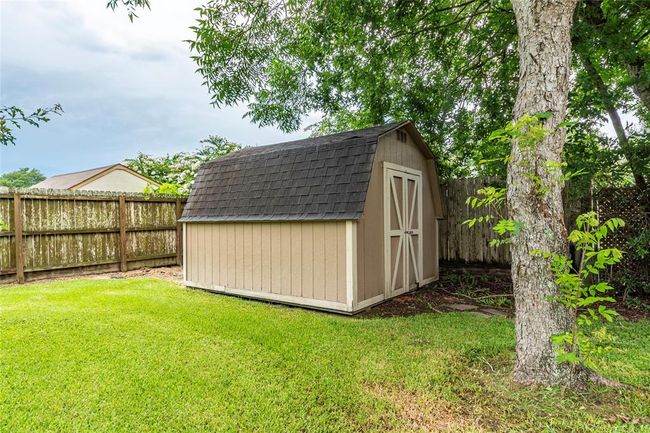 2309 Salisbury Ln, House other with 4 bedrooms, 2 bathrooms and 2 parking in Alvin TX | Image 39