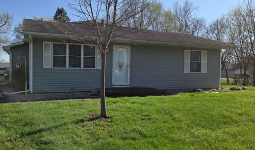 201 E Cleveland St, Heyworth, IL, 61745-9691 | Card Image