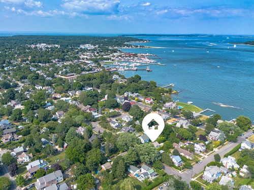 210 5th St, Greenport, NY, 11944-1814 | Card Image