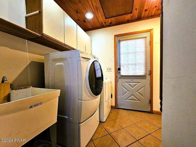 9-laundry | Image 13