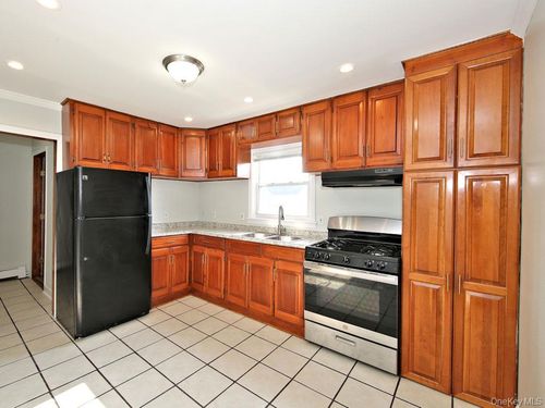 120 Nelson Ave, Harrison, NY, 10528-2712 | Card Image