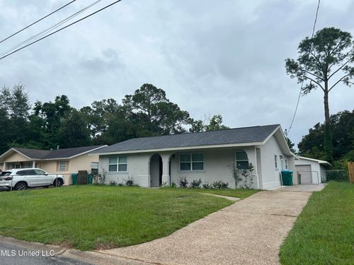 111 Linda Cir, Ocean Springs, MS, 39564-4111 | Card Image