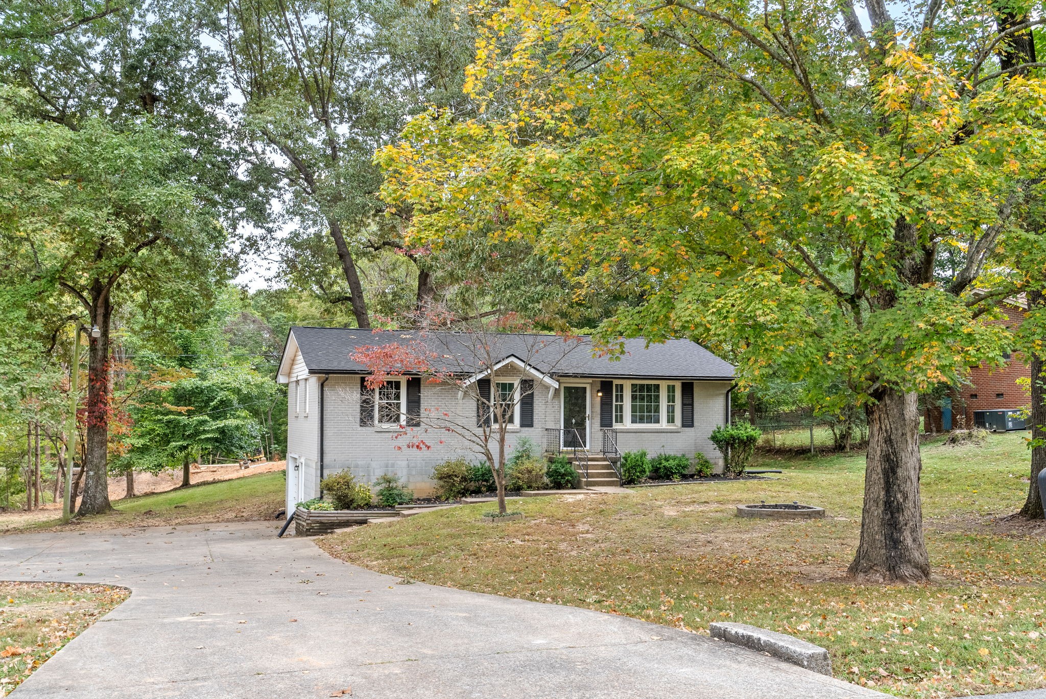 Thrush Dr, Clarksville, TN 37040