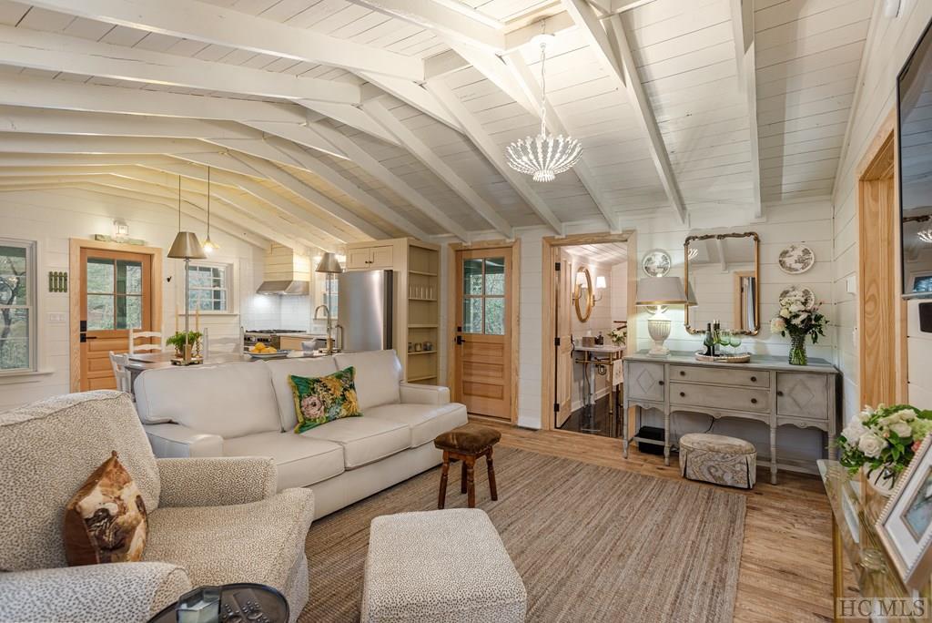 Lance Rd, Cashiers, NC 28717