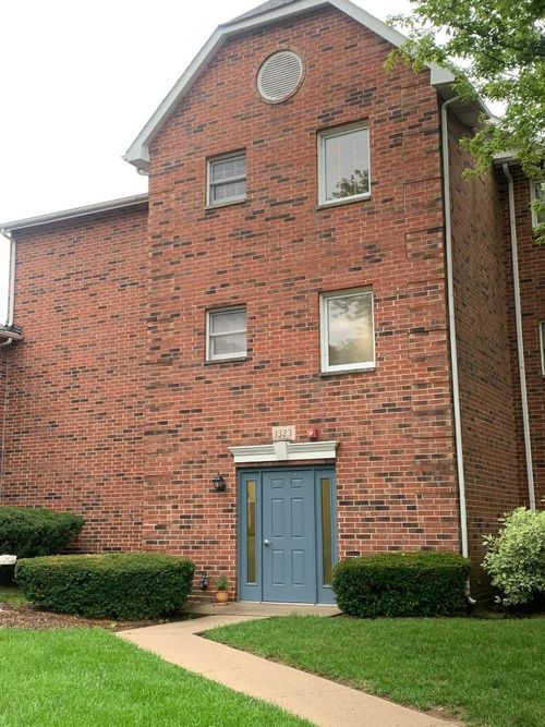 apt-1g-1323 Cunat Ct, Lake In The Hills, IL, 60156-6115 | Card Image