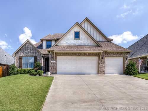 703 126th St, Jenks, OK, 74037-5211 | Card Image