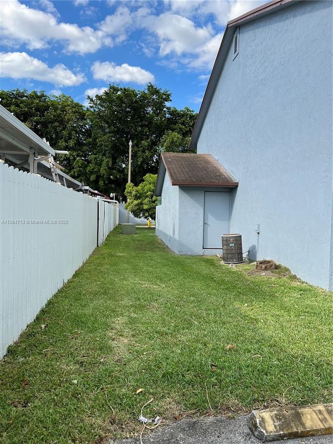 2265 8187 Samari Lakes Dr, Sold in Hialeah Gardens Zoocasa