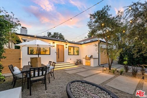 1027 Pleasantview Ave, Venice, CA, 90291-3419 | Card Image