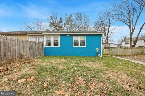 403 Denver Ct, WALLINGFORD, PA, 19086-7013 | Card Image