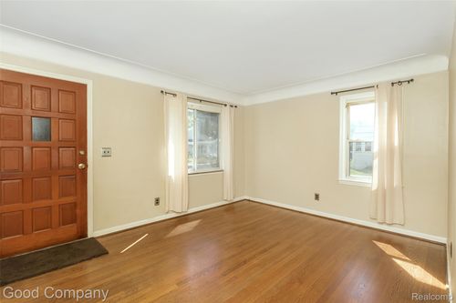 2103 Leitch Rd, Ferndale, MI, 48220-1509 | Card Image