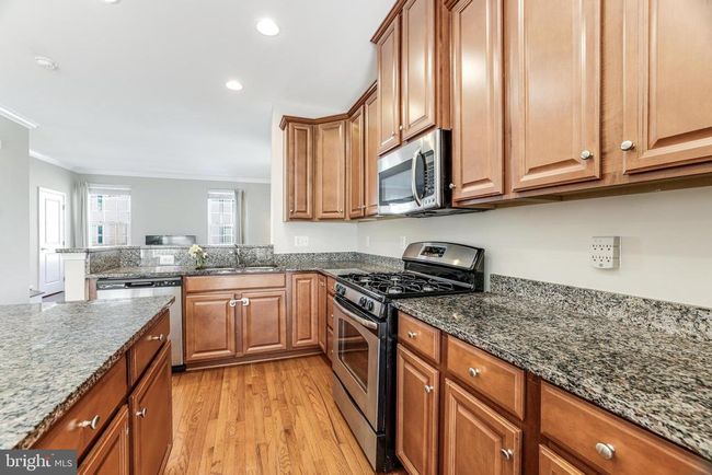 22862 Chestnut Oak Ter, Townhouse with 3 bedrooms, 4 bathrooms and null parking in STERLING VA | Image 17
