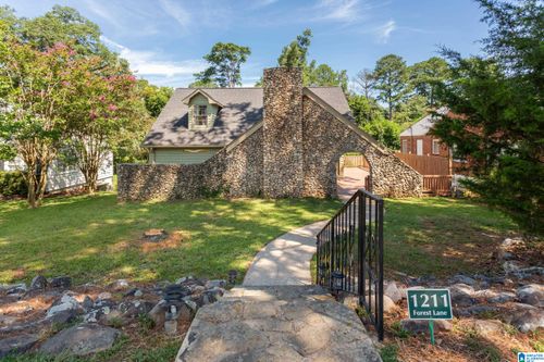 1211 Forest Ln, ANNISTON, AL, 36207-5805 | Card Image