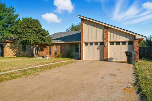 1142 Baylor St, Abilene, TX, 79602-7432 | Card Image