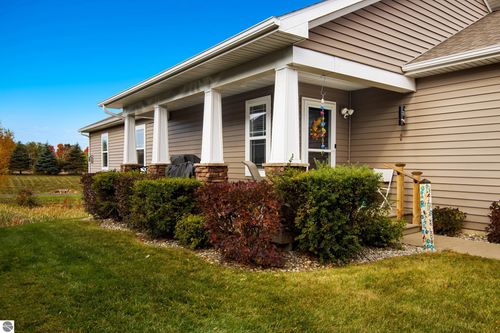 2129 Chrystal Ridge Dr, Traverse City, MI, 49686-9016 | Card Image