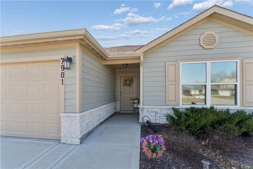 7901 Se 6th St, Blue Springs, MO, 64014-5239 | Card Image