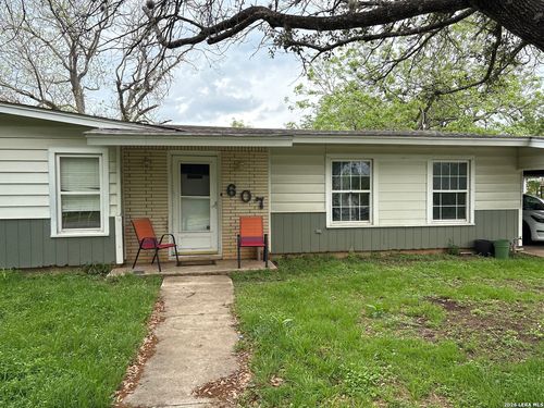 607 Conway Dr, San Marcos, TX, 78666-7911 | Card Image