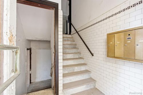 15523 Mack Ave, Detroit, MI, 48224-3453 | Card Image