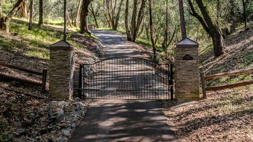22401 Volcano Hills Rd, Pioneer, CA, 95666 | Card Image