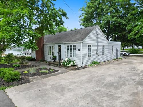 648 N Center Street Ext, North Webster, IN, 46555-9615 | Card Image