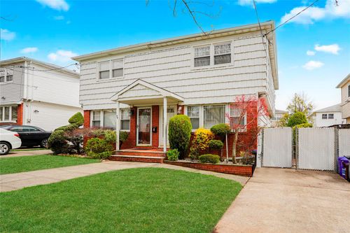 71 Abingdon Ave, Staten Island, NY, 10308-2202 | Card Image