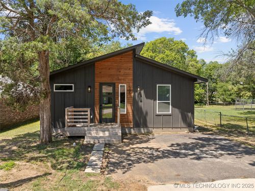 1005 F St Sw, Ardmore, OK, 73401-5415 | Card Image