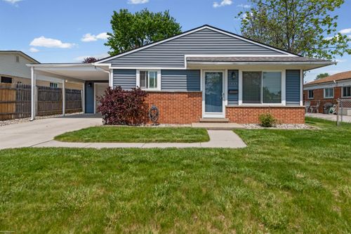 23005 Avon St, Saint Clair Shores, MI, 48082-1379 | Card Image