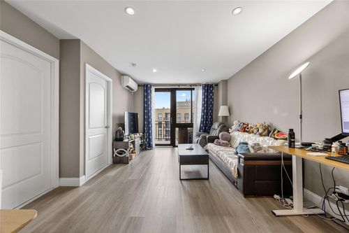 e8c-45 83rd St, Elmhurst, NY, 11373-3895 | Card Image