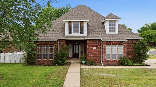 3000 Hartford St, Broken Arrow, OK, 74012-2188 | Card Image