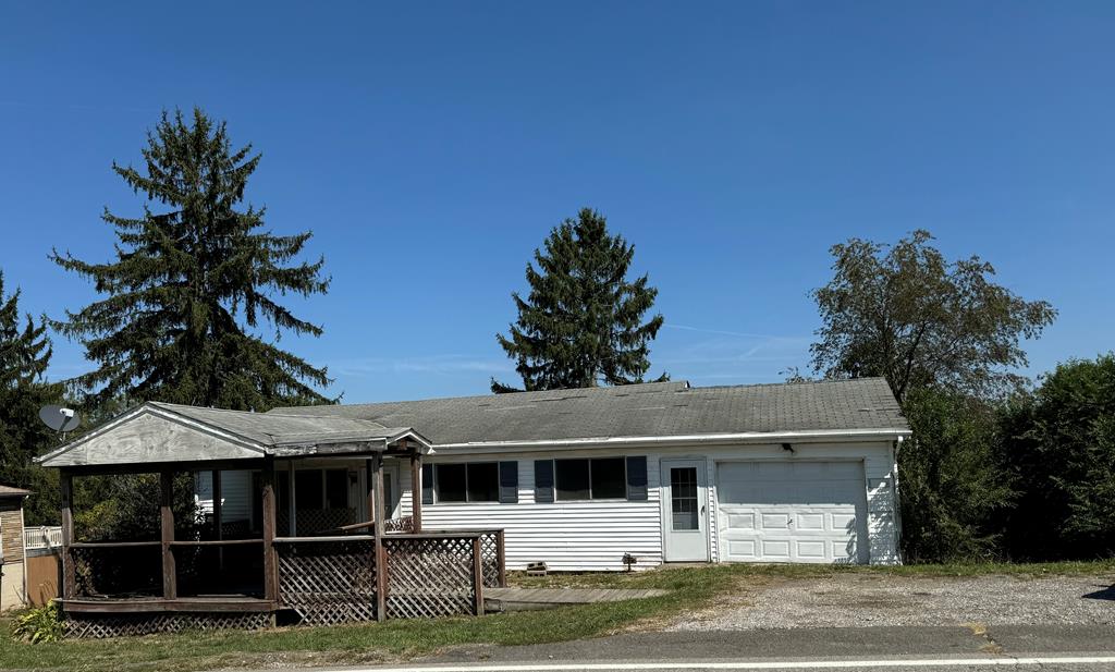 Fairmont Pike Rd, Wheeling, WV 26003
