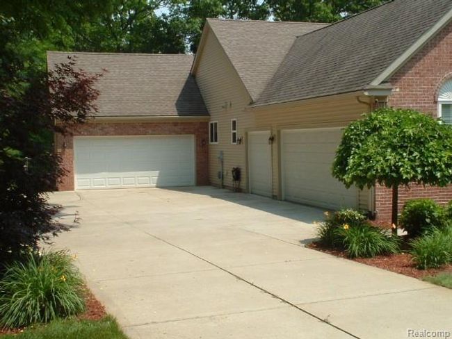 5 Car Garage w/ Attic Storage | Image 6