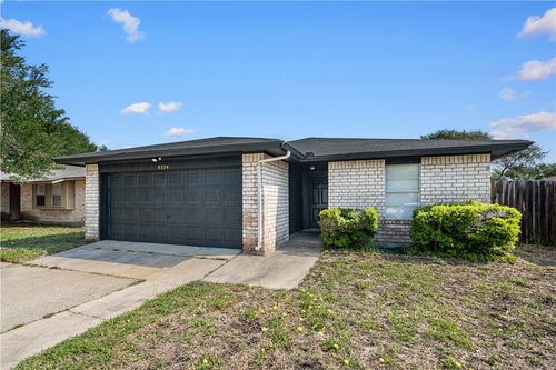 9574 Goldfinch Cir, Corpus Christi, TX, 78418-5011 | Card Image