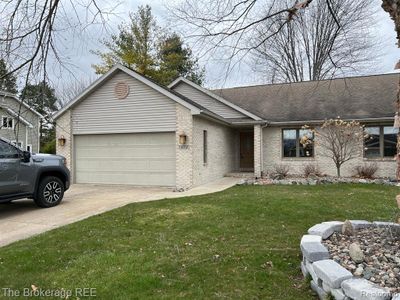 6112 Normandy Drive, Condo with 3 bedrooms, 3 bathrooms and null parking in Saginaw Twp MI | Image 1