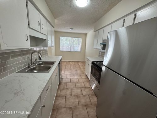 4262 Winderpark Ct, Jacksonville, FL, 32257-3940 | Card Image