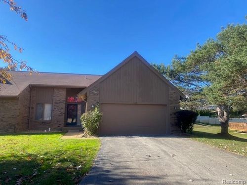 6132 Westbrooke Dr, West Bloomfield, MI, 48322-3225 | Card Image