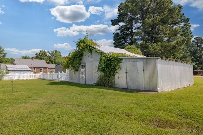 300 Pine St, House other with 3 bedrooms, 3 bathrooms and null parking in Jarratt VA | Image 25