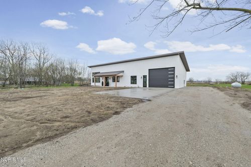 11581 Sylvania Ave, Berkey, OH, 43504-9778 | Card Image