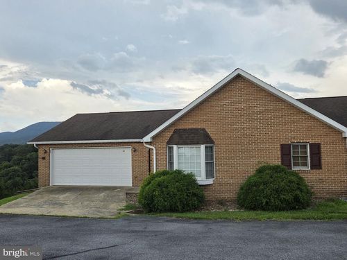 c-1-57 Courtney Cir, STRASBURG, VA, 22657-5270 | Card Image