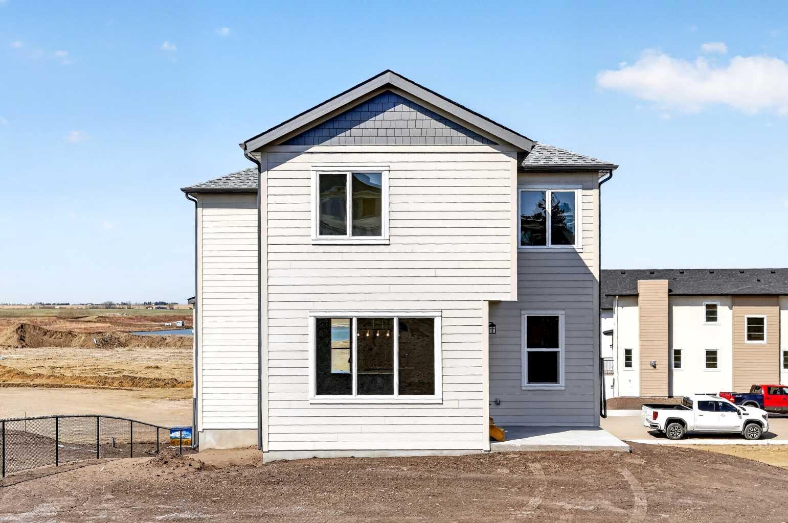 Residential in Strathmore 5