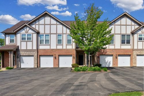 260-210 Rosehall Dr, Lake Zurich, IL, 60047-6264 | Card Image