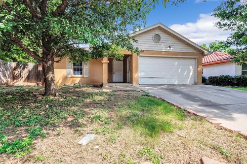915 High Point Rd, Arlington, TX, 76015-3621 | Card Image