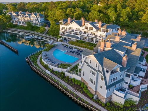 3 Old Boathouse Ln S, Hampton Bays, NY, 11946-1686 | Card Image