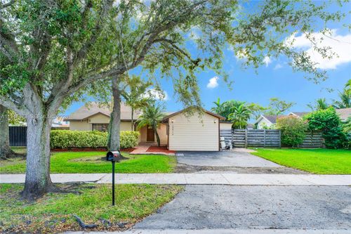 15512 Sw 142nd Ct, Miami, FL, 33177-1044 | Card Image