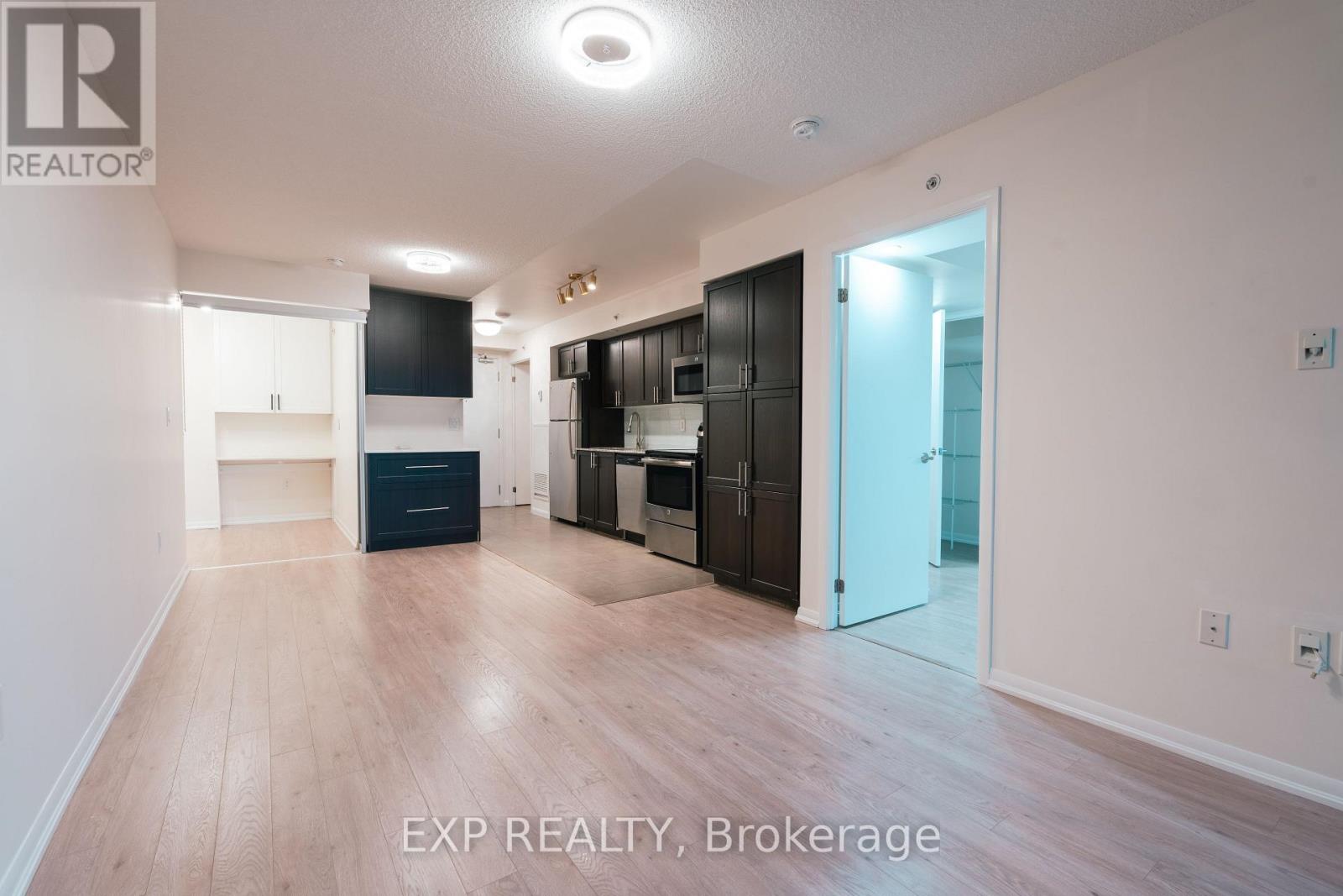 Residential Lease in Toronto (Yorkdale-Glen Park) 5
