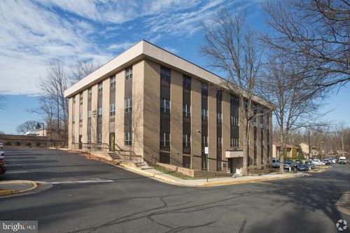 302-8348 Traford Ln, Springfield, VA, 22152-1650 | Card Image