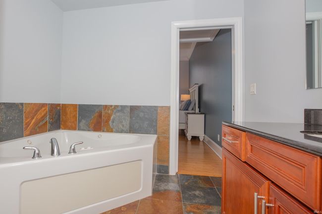 APT-2F - 508 Main St, Condo with 2 bedrooms, 2 bathrooms and null parking in Evansville IN | Image 16